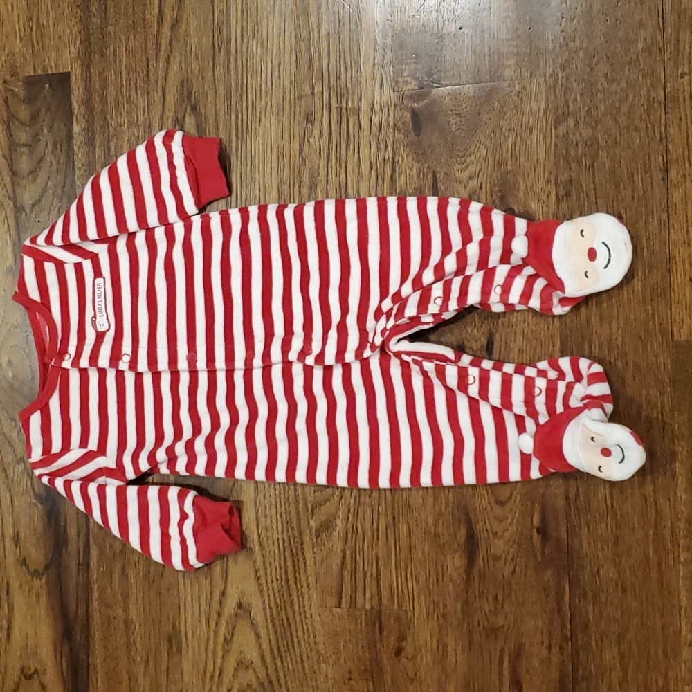 Baby girl/boy Carter's Santa's Helper button up sleeper size 6M